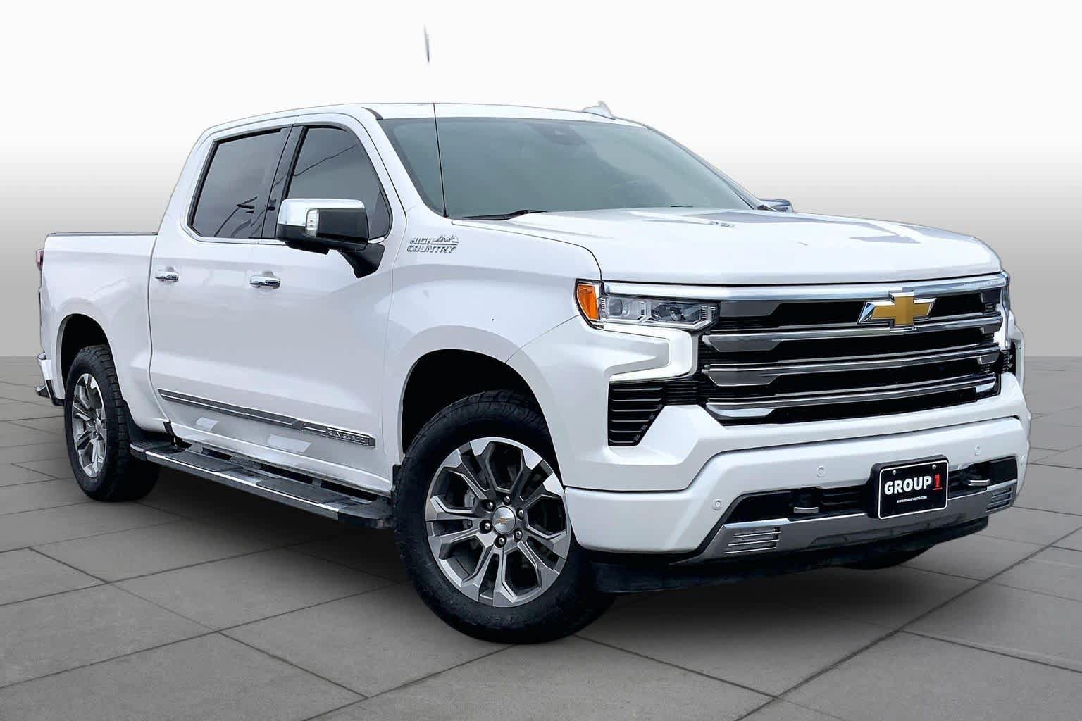 Used 2024 Chevrolet Silverado 1500 High Country w/ Z71 Off-Road Package AWD/4WD image 2