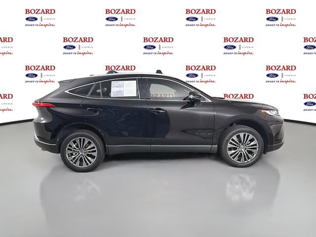 Used 2024 Toyota Venza XLE AWD/4WD image 9