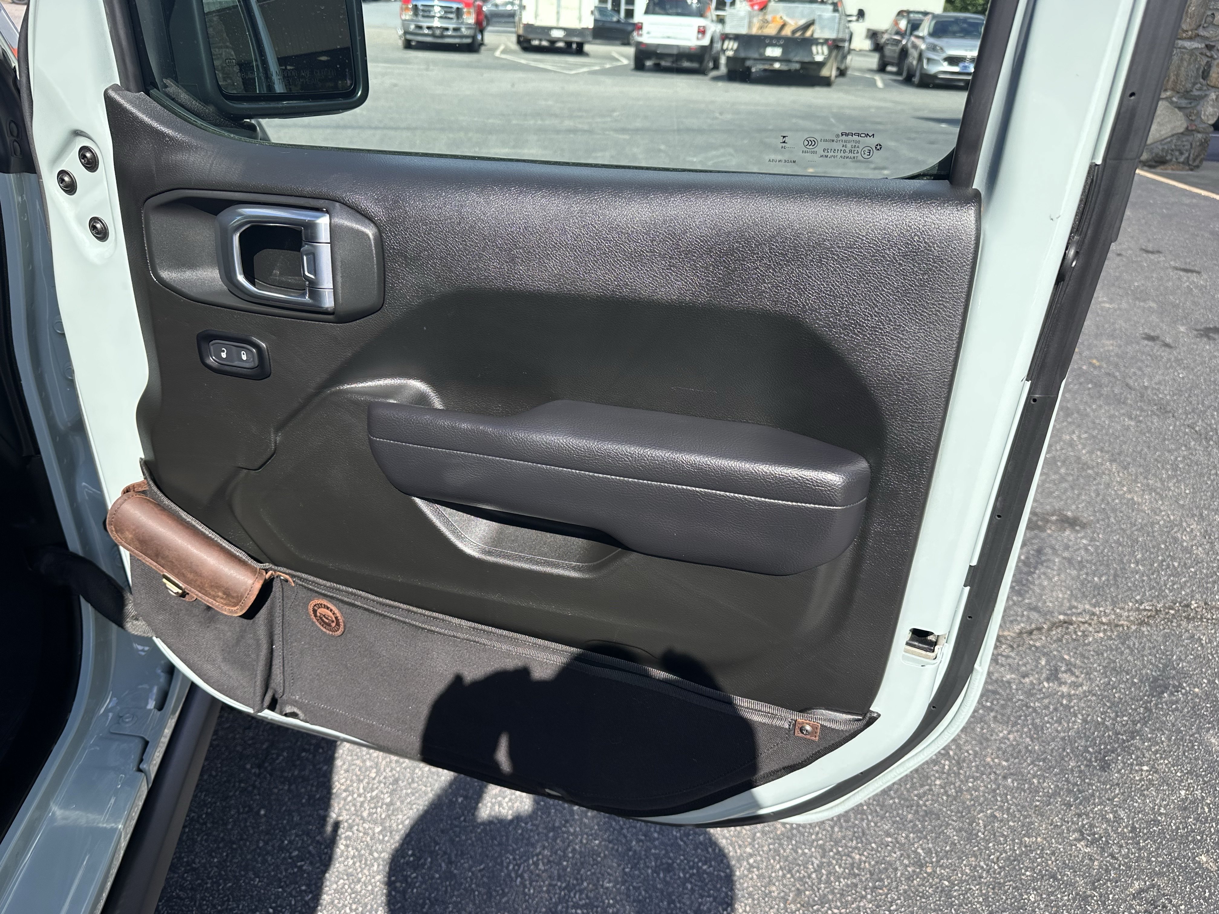 Used 2024 Jeep Wrangler Unlimited Rubicon w/ Convenience Group AWD/4WD image 13