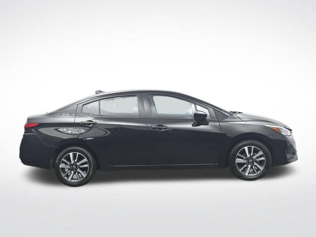 Used 2025 Nissan Versa SV FWD image 4
