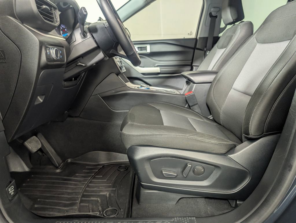 Certified 2022 Ford Explorer XLT RWD image 10