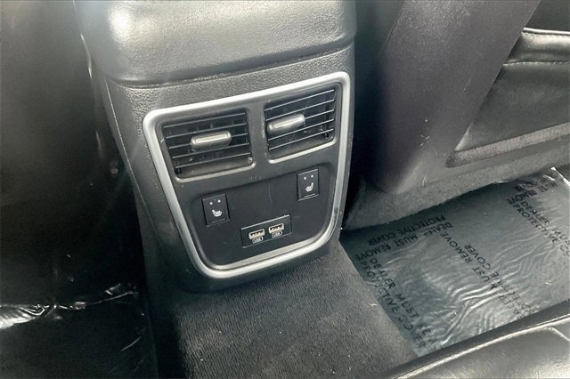 Used 2019 Chrysler 300 Limited image 32