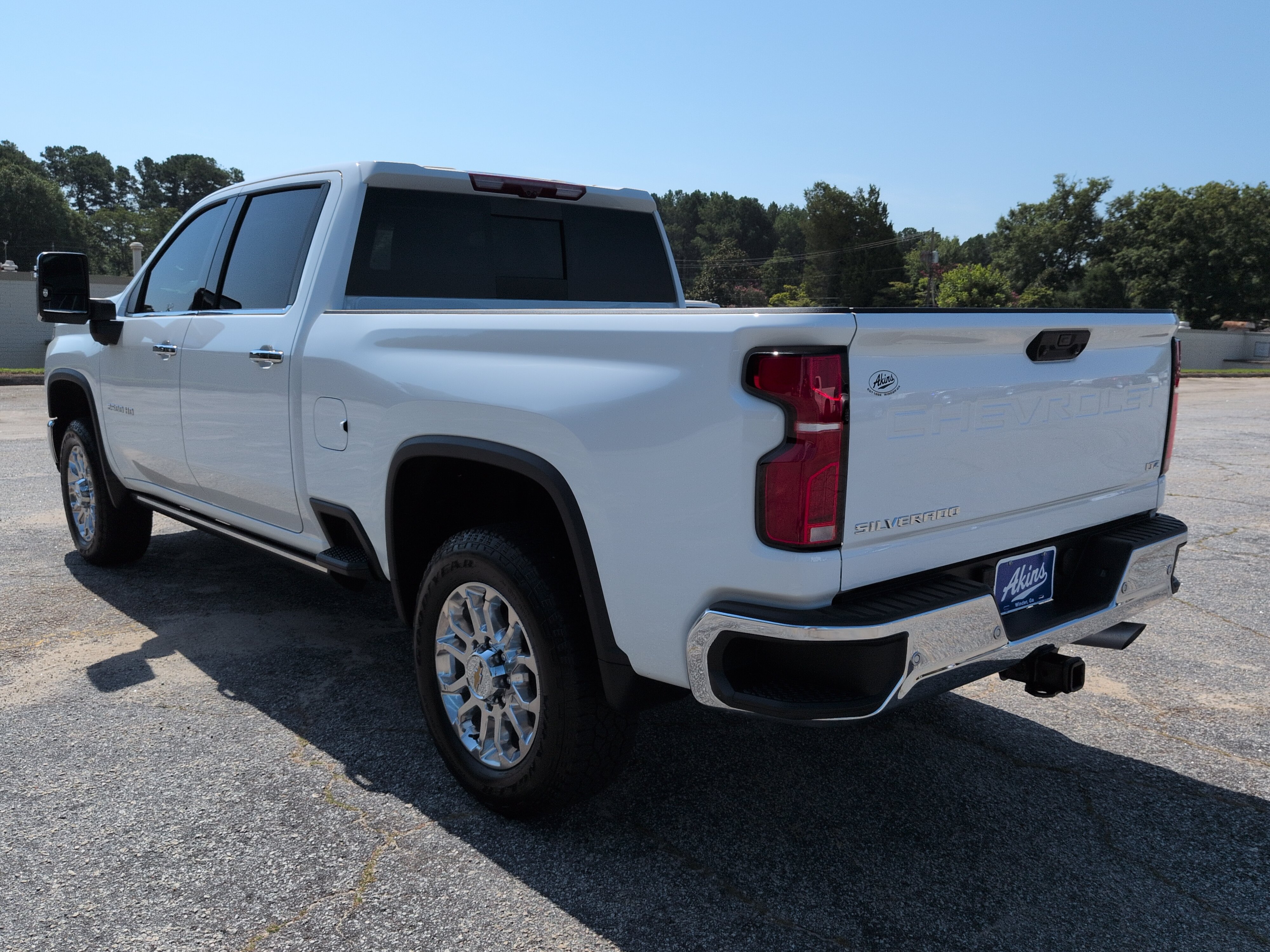 Used 2025 Chevrolet Silverado 2500 LTZ w/ LTZ Premium Package AWD/4WD image 5