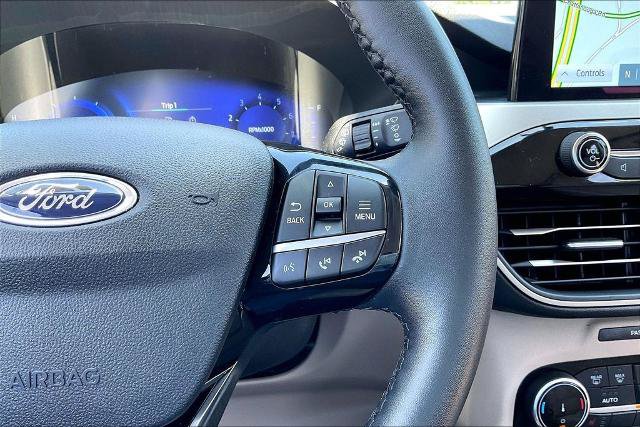 Certified 2022 Ford Escape SEL w/ Technology Package AWD/4WD image 15