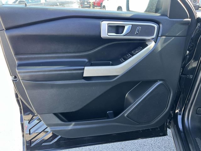 Certified 2021 Ford Explorer XLT w/ Equipment Group 202A image 15