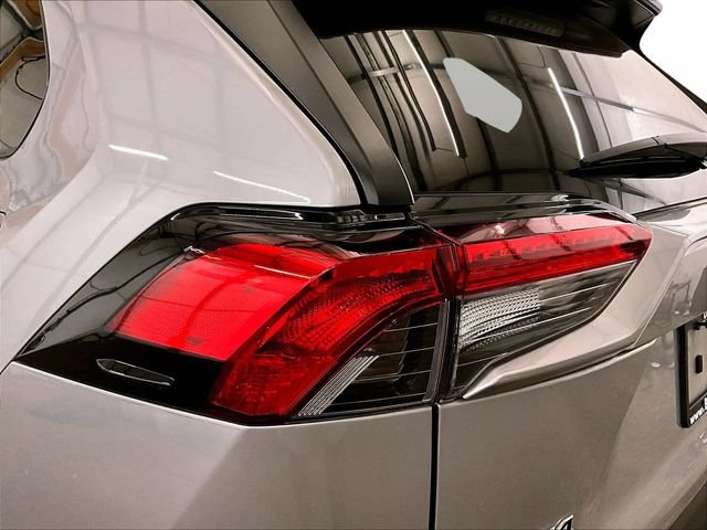 Used 2025 Toyota RAV4 LE AWD/4WD image 28