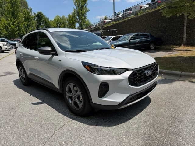 Certified 2025 Ford Escape ST-Line w/ Tech Pack #1 AWD/4WD image 7