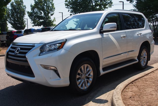 Used 2018 Lexus GX 460 Premium w/ Premium Package AWD/4WD image 3