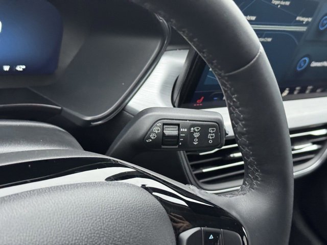 Certified 2023 Ford Escape Platinum w/ Premium Technology Package image 31