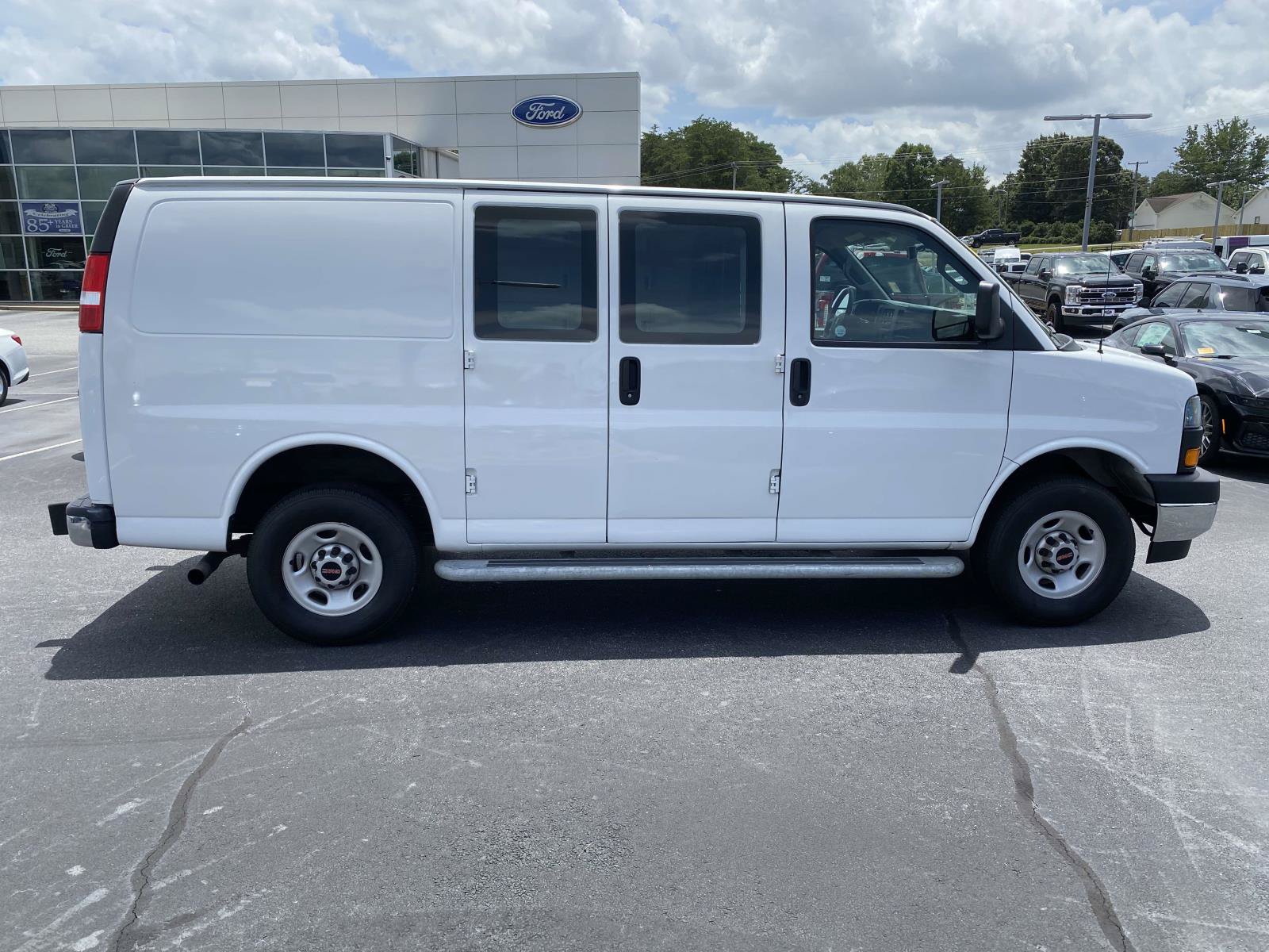 Used 2024 GMC Savana 2500 w/ Driver Convenience Package RWD image 8