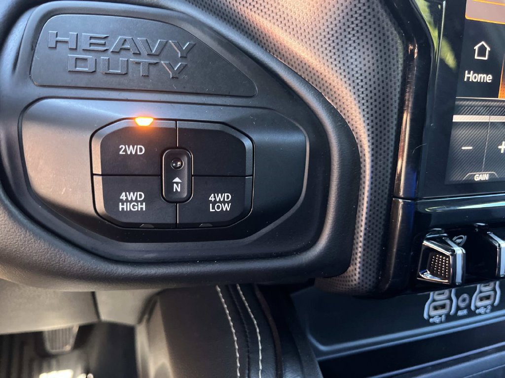 Used 2025 RAM 3500 Limited AWD/4WD image 39