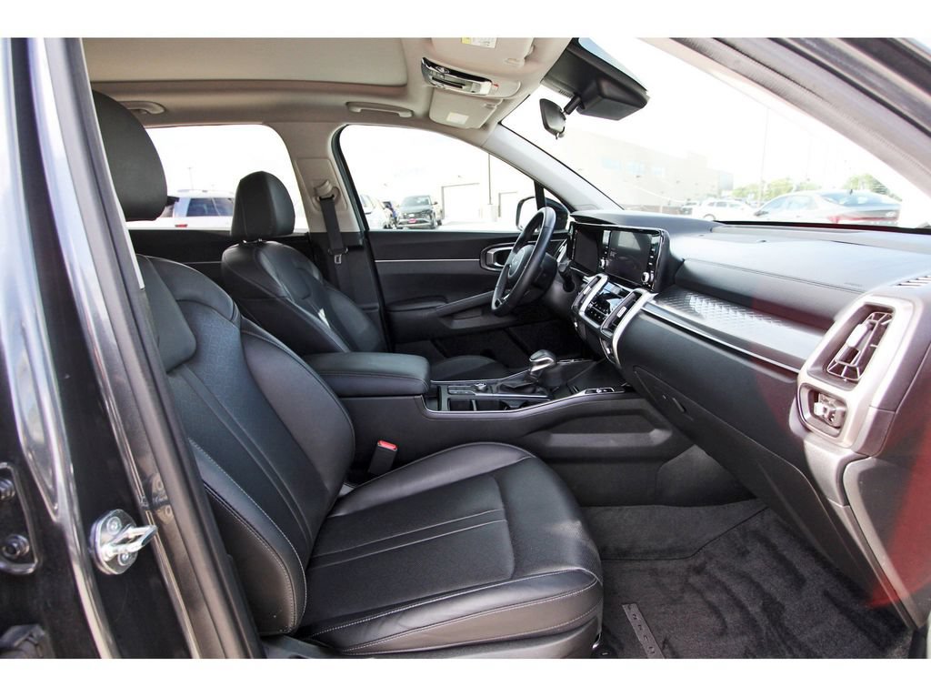 Used 2023 Kia Sorento S w/ Panoramic Sunroof Package FWD image 27