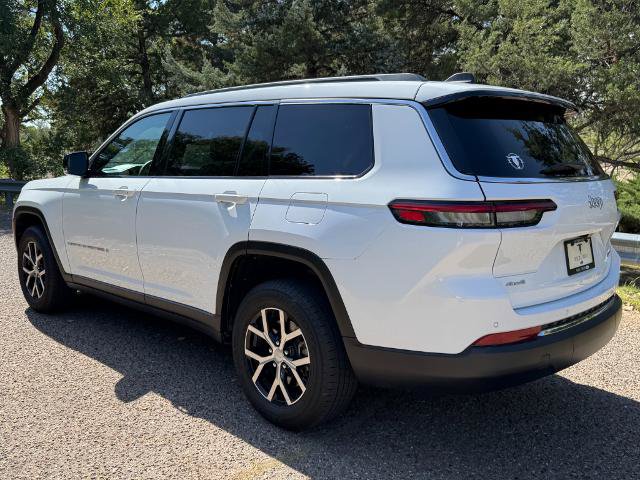 Used 2024 Jeep Grand Cherokee L Limited AWD/4WD image 8