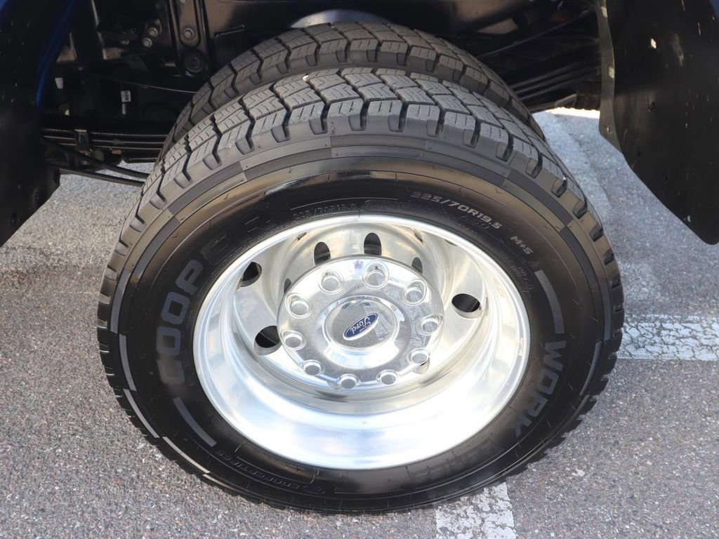 Certified 2022 Ford F450 Platinum w/ FX4 Off-Road Package image 17