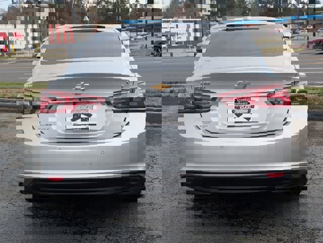 Used 2019 Chevrolet Malibu LT w/ Driver Confidence Package II image 4