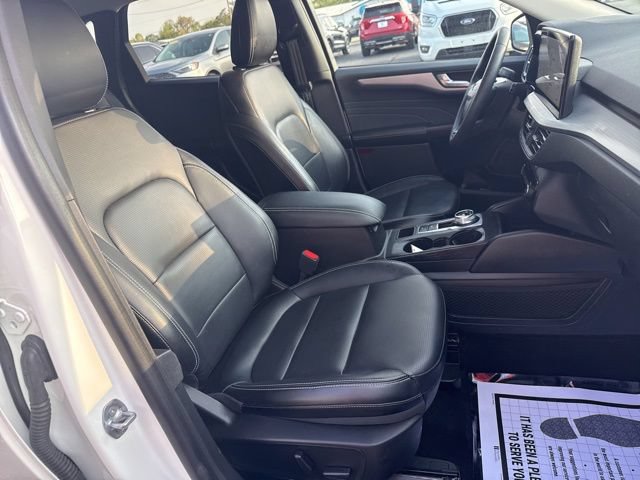 Certified 2023 Ford Escape Platinum AWD/4WD image 25