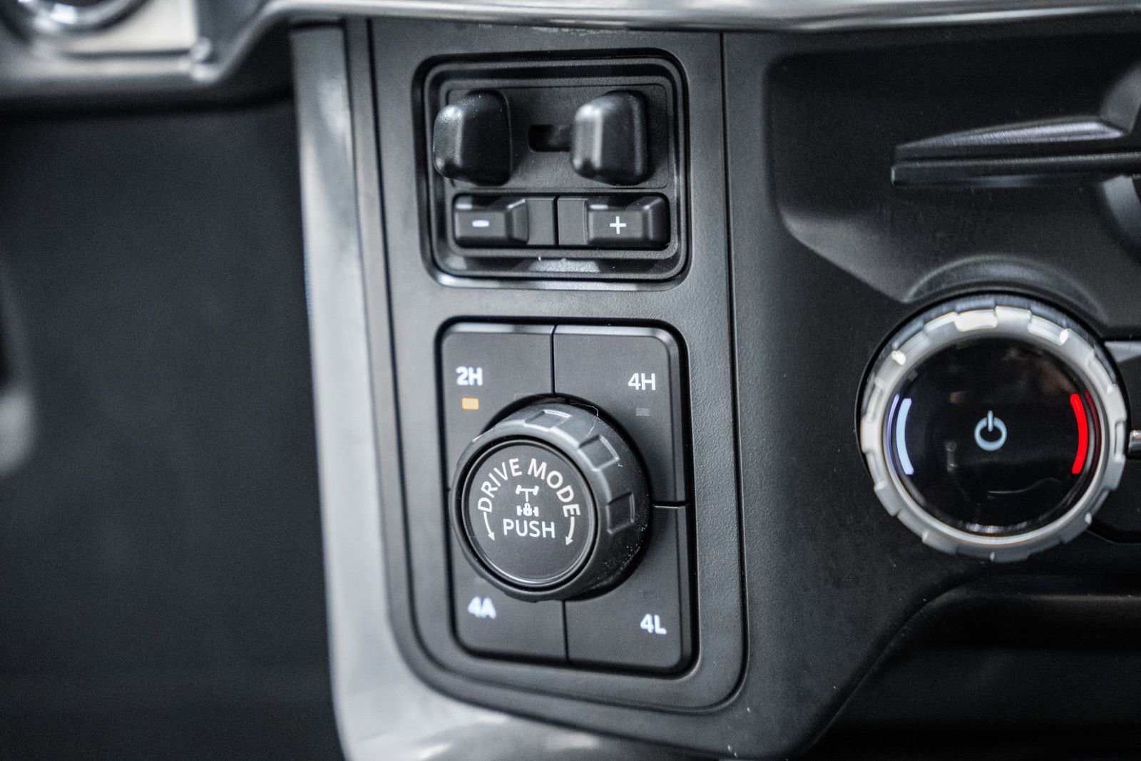 Certified 2023 Ford F150 Lariat w/ Equipment Group 502A High image 31