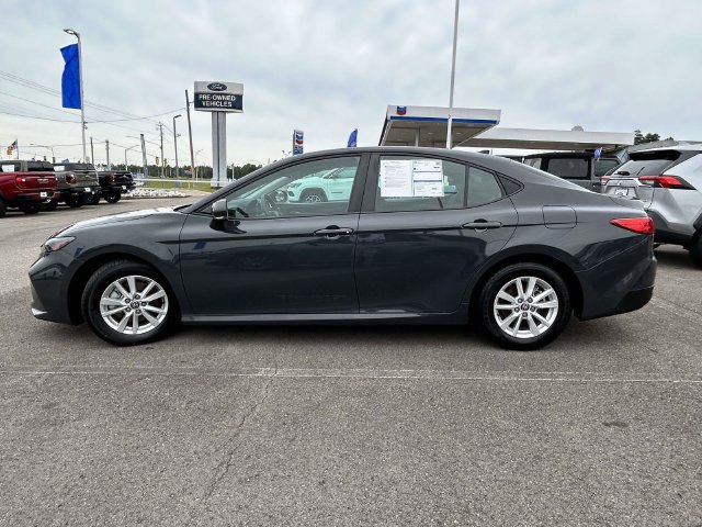 Used 2025 Toyota Camry LE FWD image 9