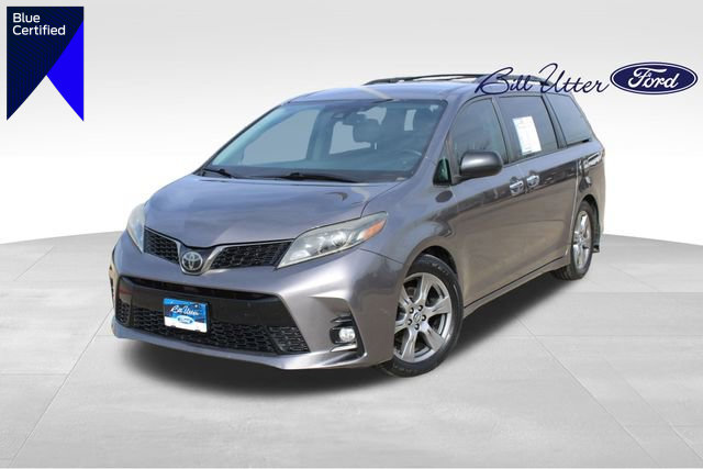 Used 2019 Toyota Sienna SE video 1