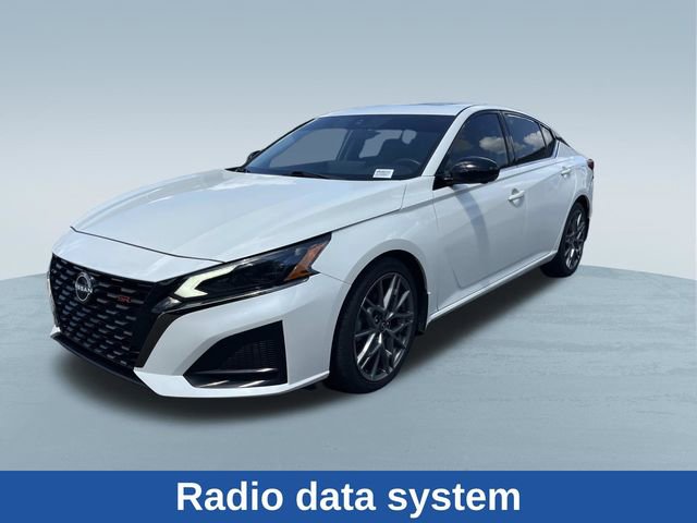 Used 2023 Nissan Altima 2.0 SR FWD image 9
