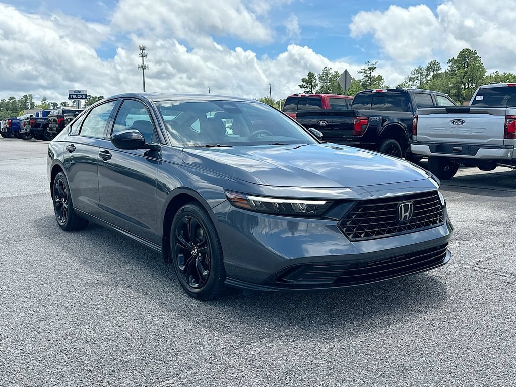 Used 2025 Honda Accord SE image 2