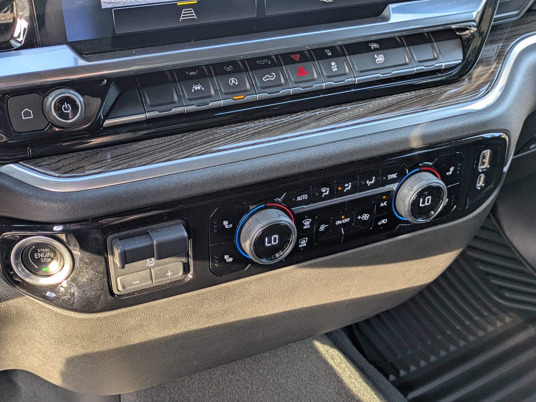 Used 2023 Chevrolet Silverado 1500 LT AWD/4WD image 24