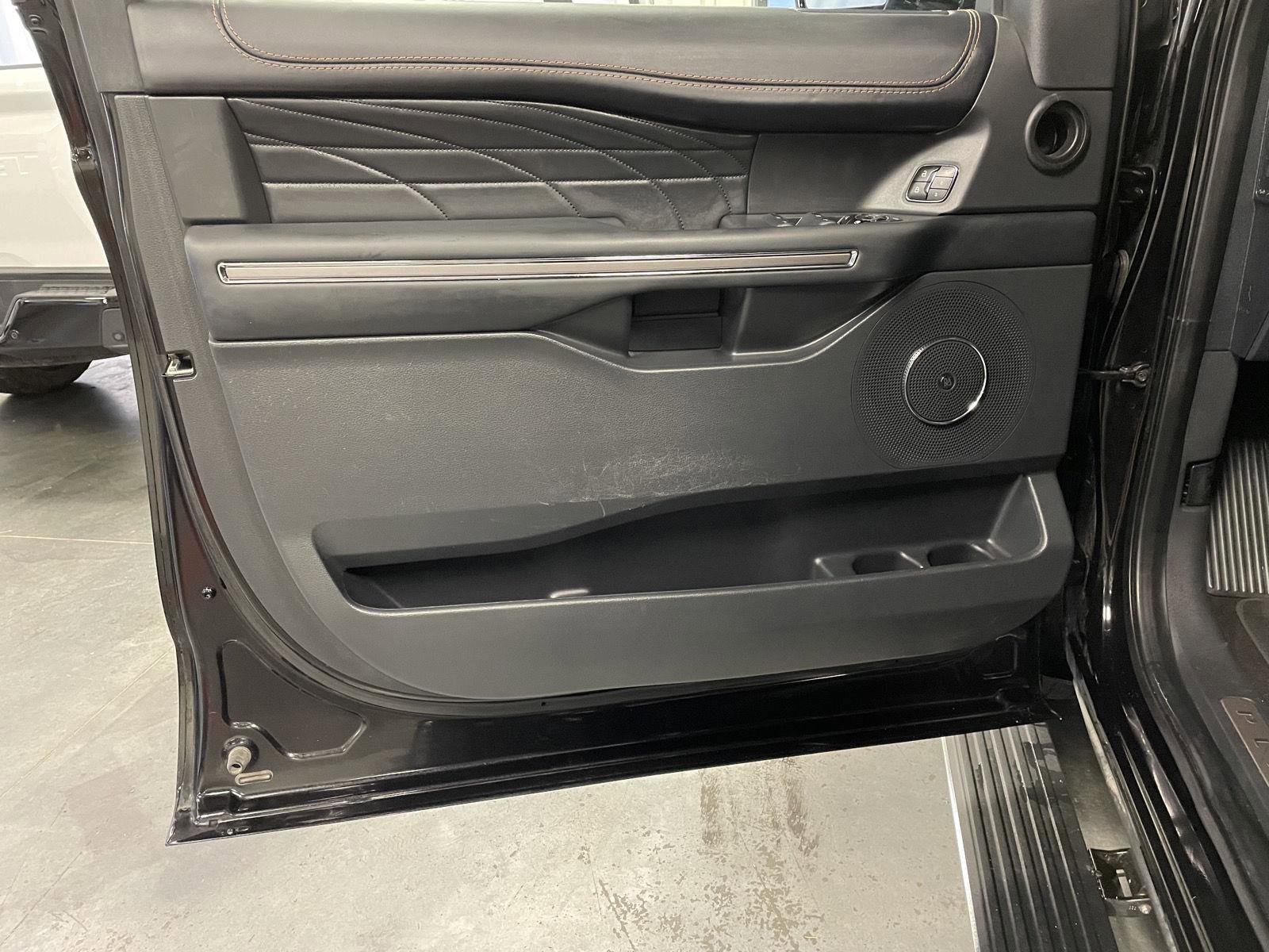 Certified 2023 Ford Expedition Platinum AWD/4WD image 16