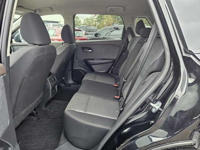 Used 2023 Nissan Rogue SV image 16