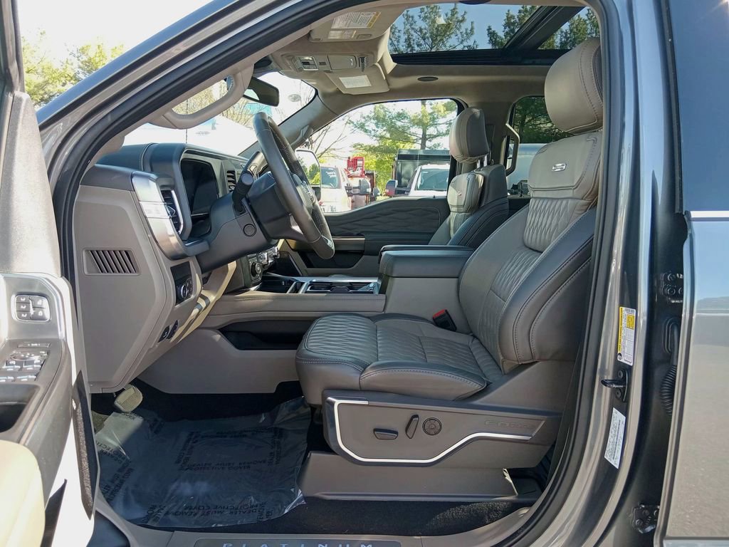Certified 2025 Ford F450 Platinum w/ Platinum Plus Package image 16