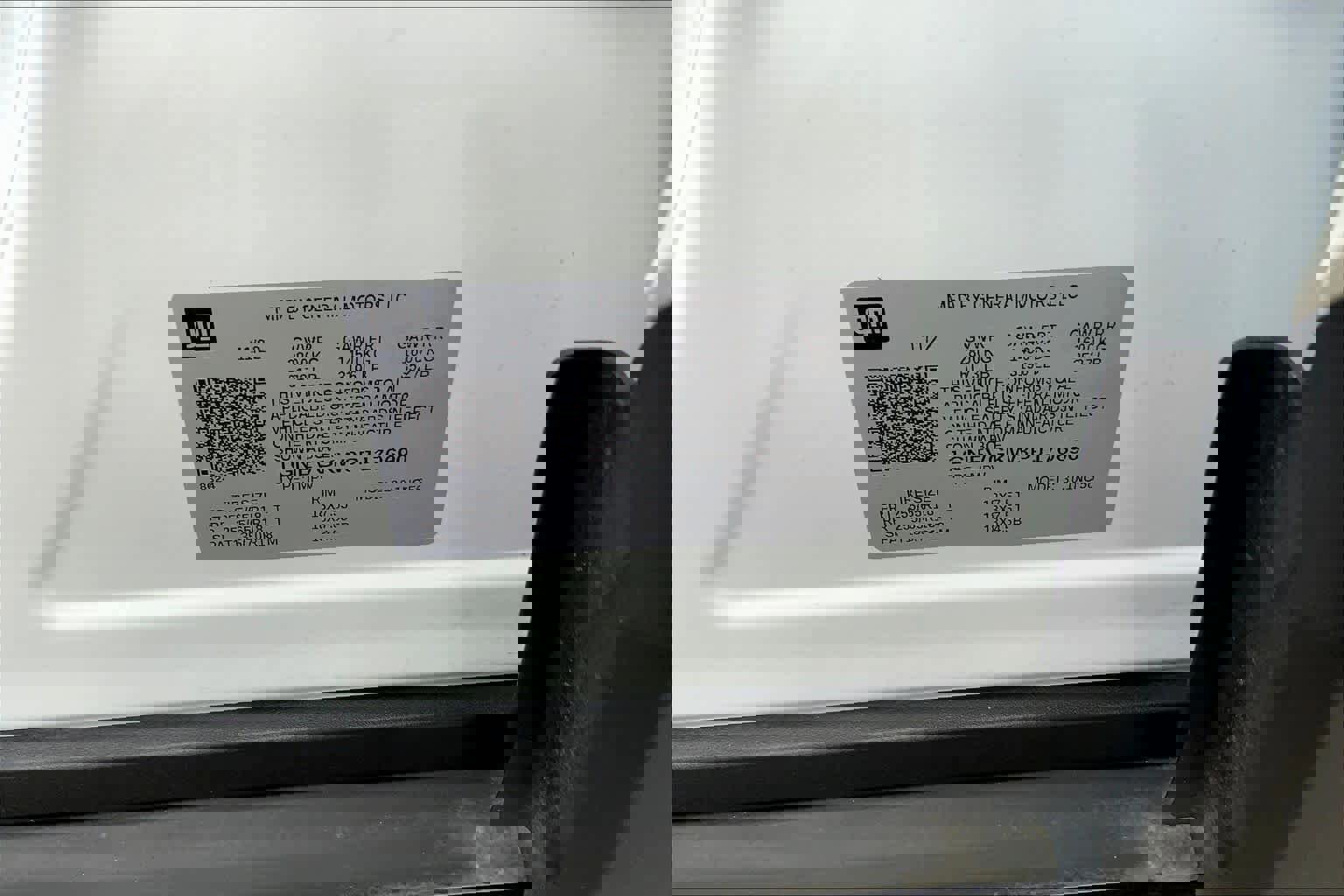 Used 2023 Chevrolet Traverse LT w/ Rear Camera Mirror Package image 32