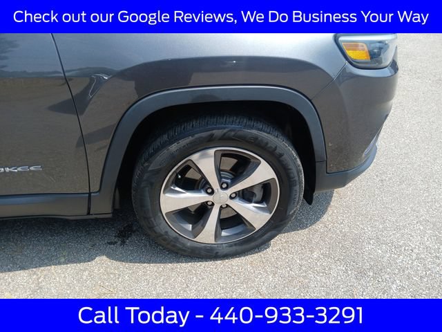 Used 2019 Jeep Cherokee Limited AWD/4WD image 13