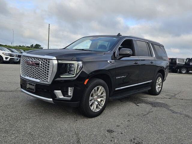 Used 2024 GMC Yukon XL Denali AWD/4WD image 3