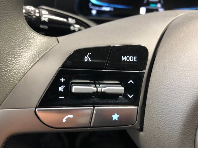 Used 2024 Hyundai Elantra SE image 21