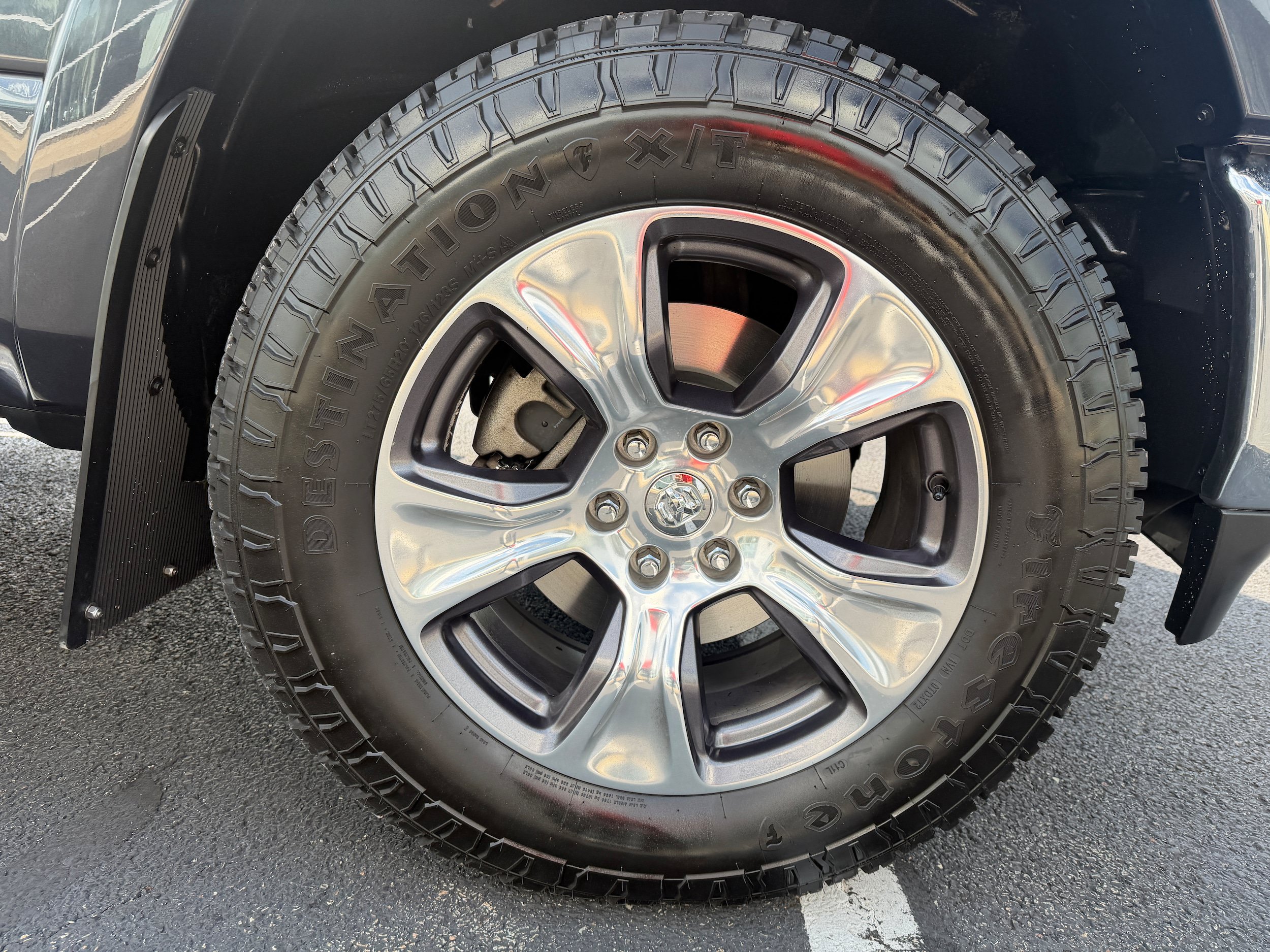 Used 2021 RAM 1500 Laramie AWD/4WD image 12