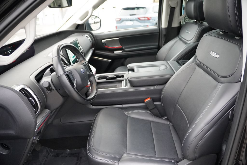 Certified 2025 Ford Expedition Platinum AWD/4WD image 16
