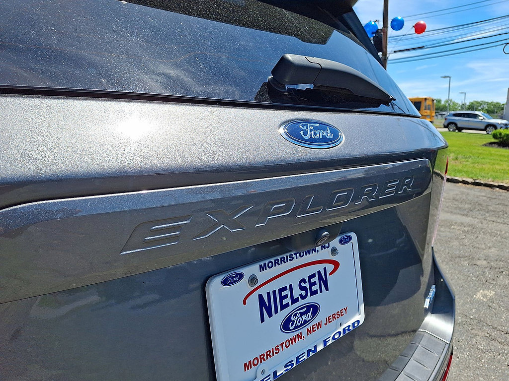 Certified 2023 Ford Explorer XLT w/ Equipment Group 202A AWD/4WD image 30