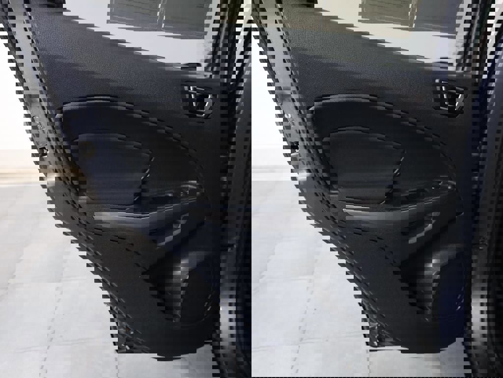 Certified 2018 Ford EcoSport SE w/ Interior Protection Package image 11