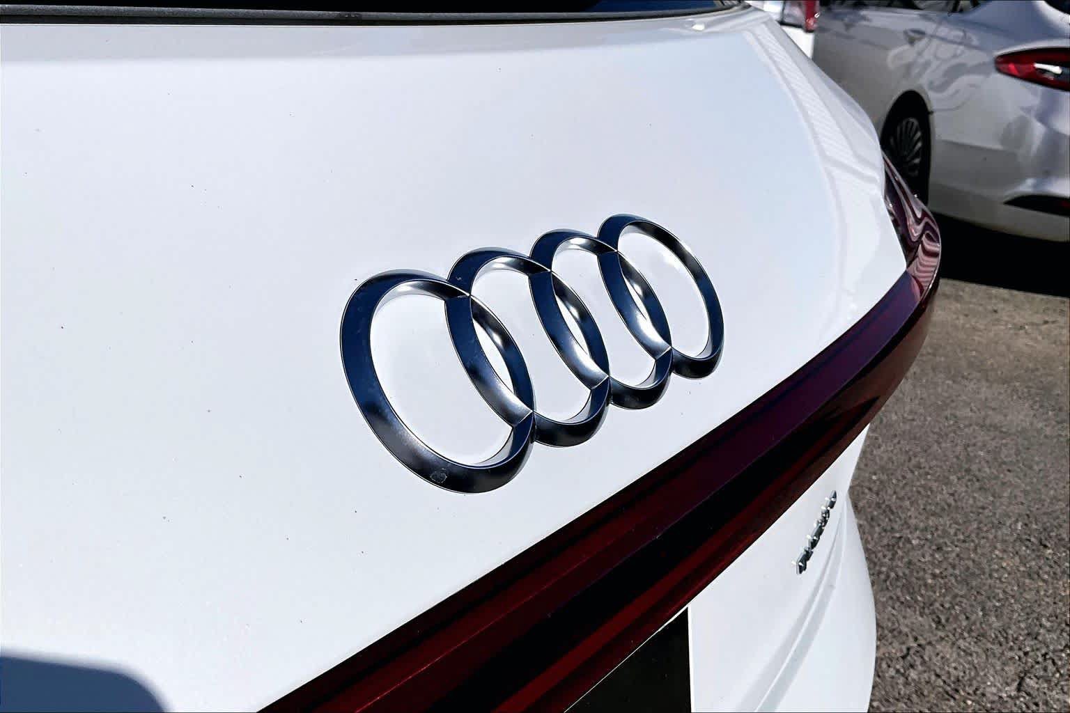 Used 2021 Audi e-tron Premium w/ Convenience Plus Package AWD/4WD image 30