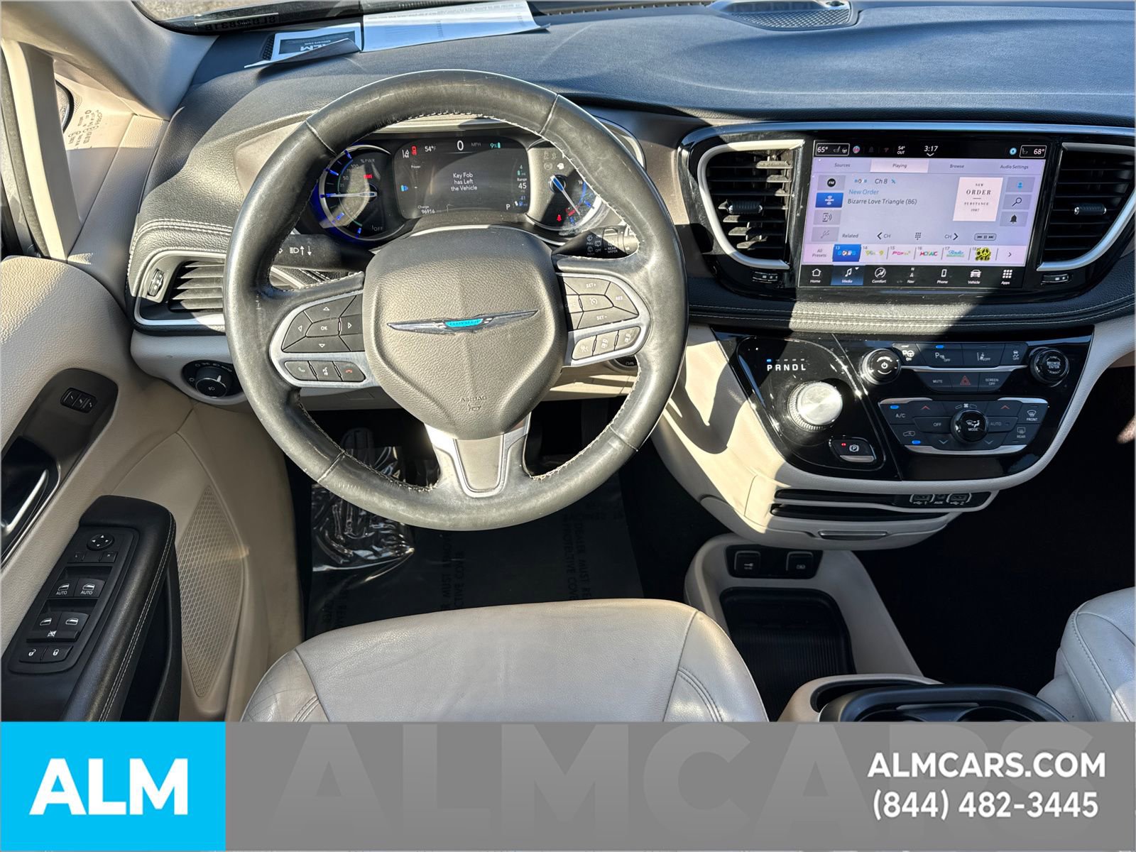 Used 2021 Chrysler Pacifica Touring-L image 28