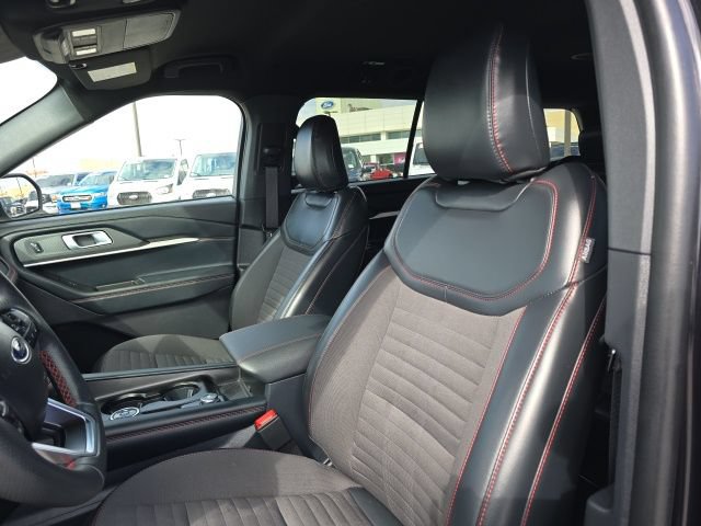 Certified 2025 Ford Explorer ST-Line w/ ST-Line Street Pack AWD/4WD image 13