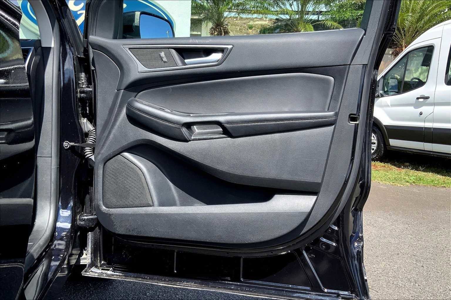 Certified 2022 Ford Edge SE w/ Black Appearance Package image 28