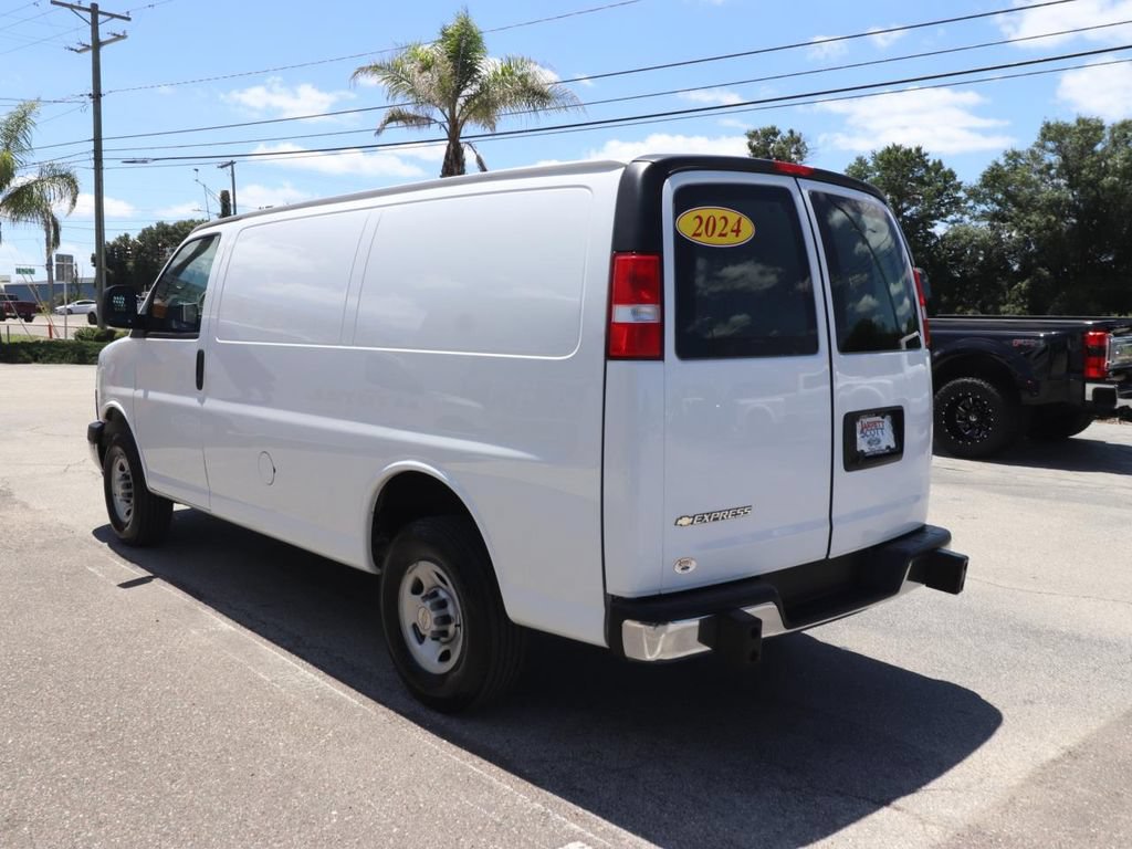 Used 2024 Chevrolet Express 2500 w/ Driver Convenience Package RWD image 9