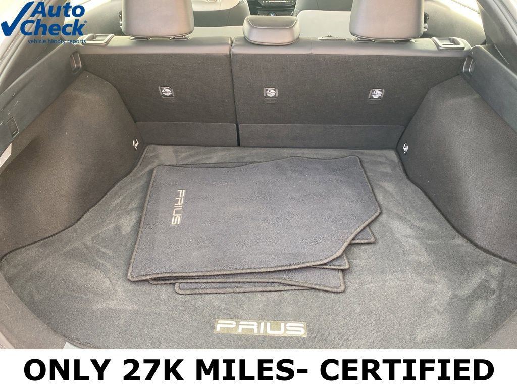 Used 2020 Toyota Prius XLE w/ Advanced Technology Package image 13