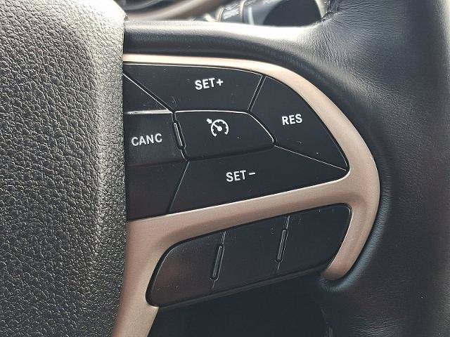 Used 2018 Jeep Cherokee Limited AWD/4WD image 23