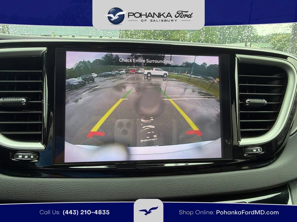 Used 2025 Chrysler Pacifica Select FWD image 11