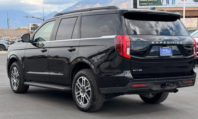 Certified 2025 Ford Expedition Active AWD/4WD image 3