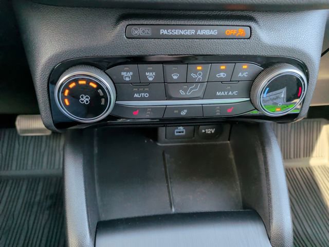 Certified 2022 Ford Escape SE w/ Cold Weather Package AWD/4WD image 14