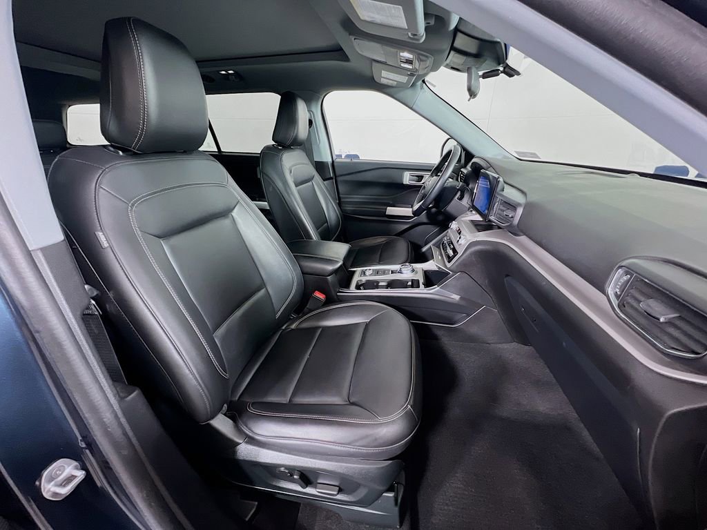 Certified 2023 Ford Explorer XLT w/ Equipment Group 202A image 34