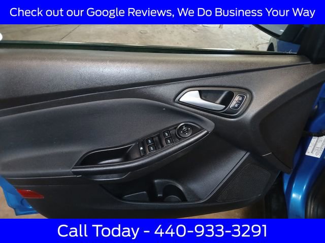 Certified 2017 Ford Focus SE FWD image 18