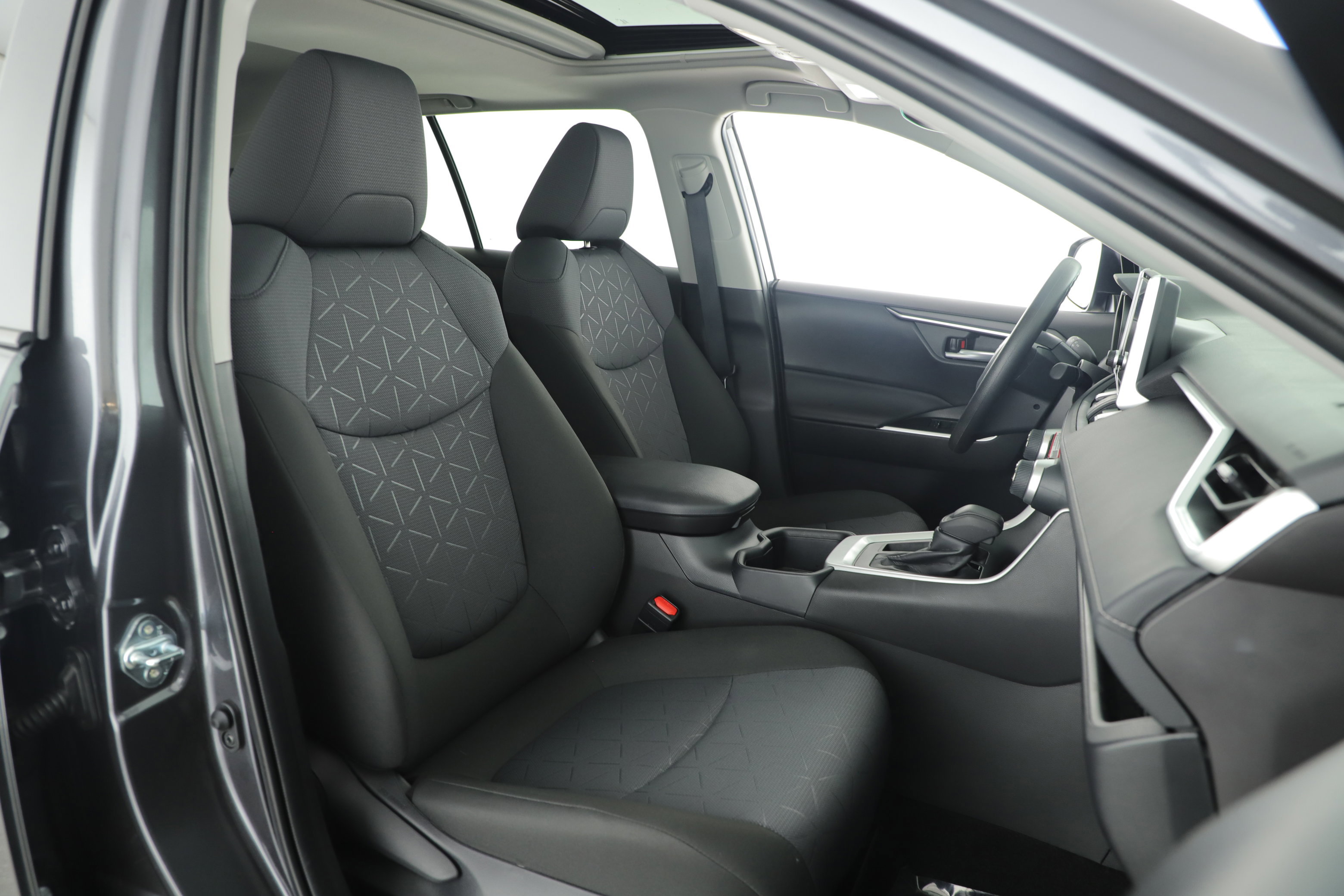 Used 2025 Toyota RAV4 XLE image 12